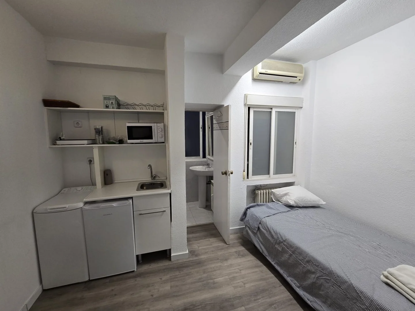Estudio en Calle de Guzmán el Bueno, Vallehermoso - Foto 10