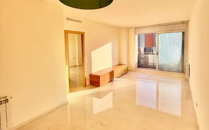 Piso en  Carrer de Bolívia 140 - Foto 4