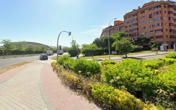 Local comercial en  Calle de Suecia 97 - Foto 1