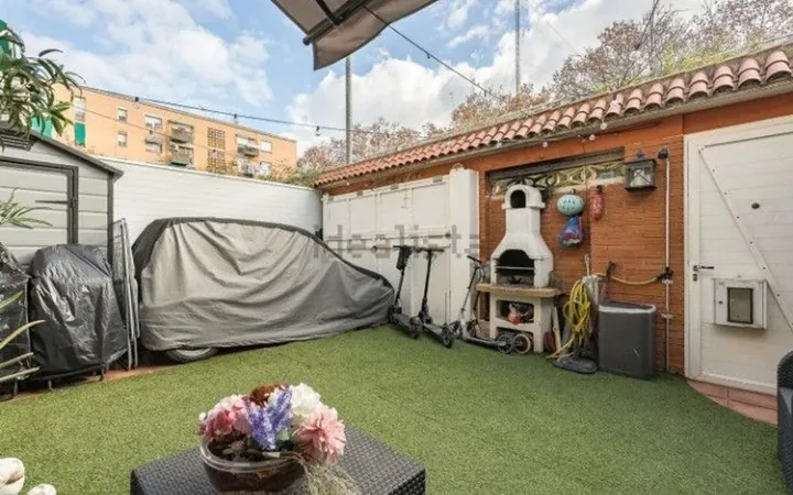 Chalet pareado en Calle de Sibiuda, 3, El Besòs - Foto 1