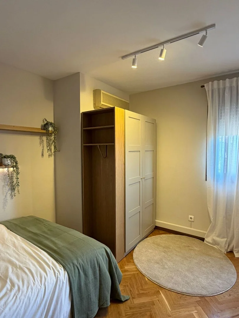 Estudio en calle de Rafael Bergamín, 9 - Foto 5