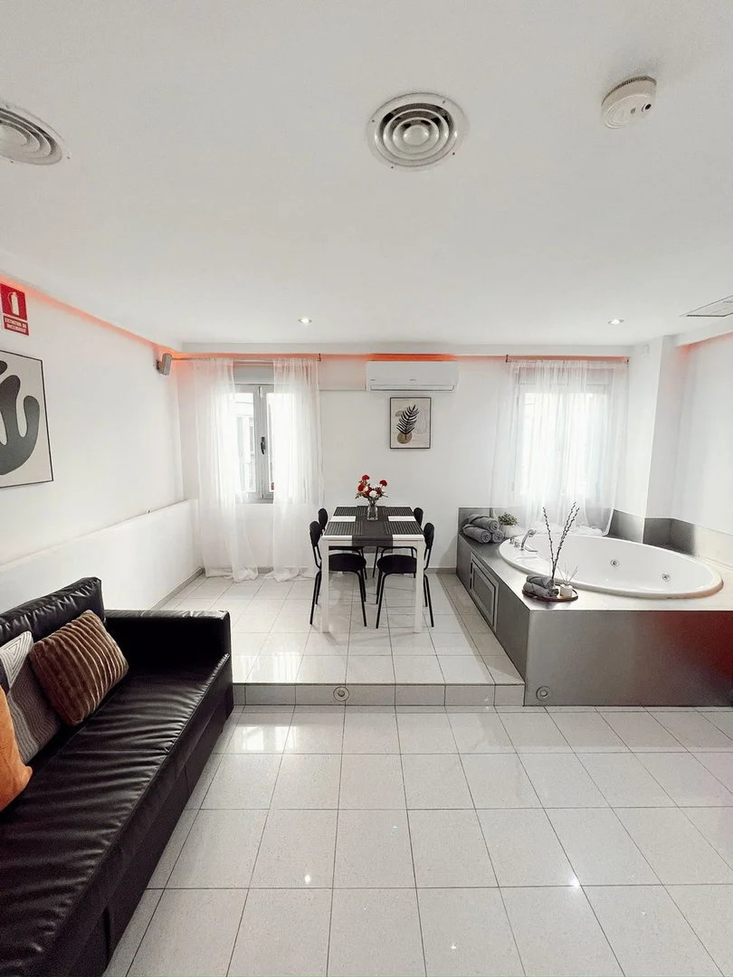 Piso en calle del Caballero de Gracia, 8 - Foto 2