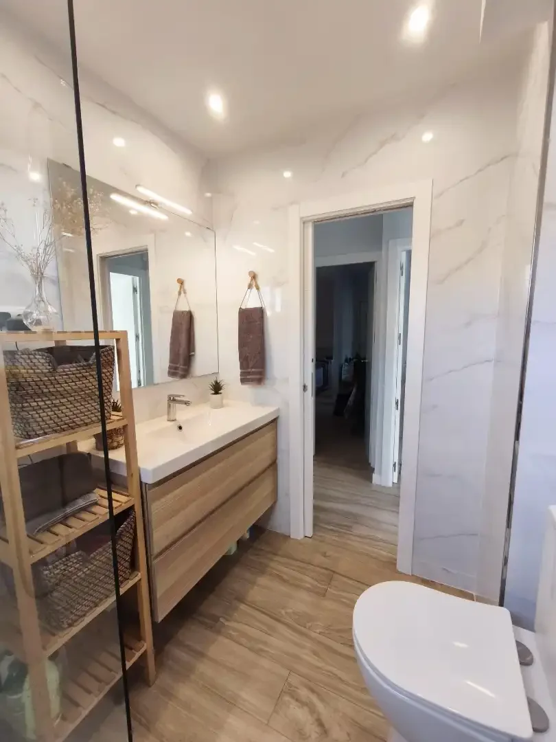 Piso en  Calle de Valdesangil 65 - Foto 3
