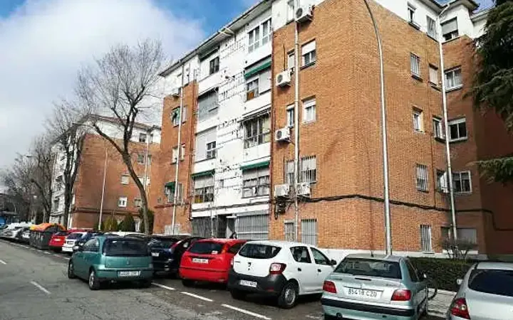 Piso en   C/ Calahorra - Foto 1