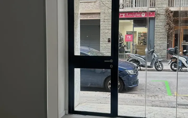 Local comercial en  Carrer De Descartes 11 - Foto 3