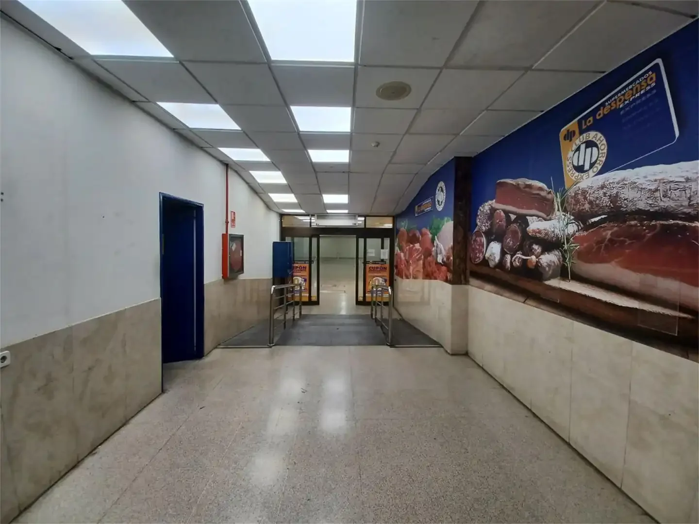 Local comercial en  Calle de la Hermandad - Foto 3