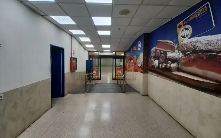 Local comercial en  Calle de la Hermandad - Foto 3