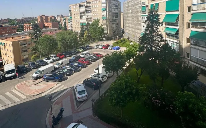 Piso en Calle de Villamanín, Lucero - Foto 21