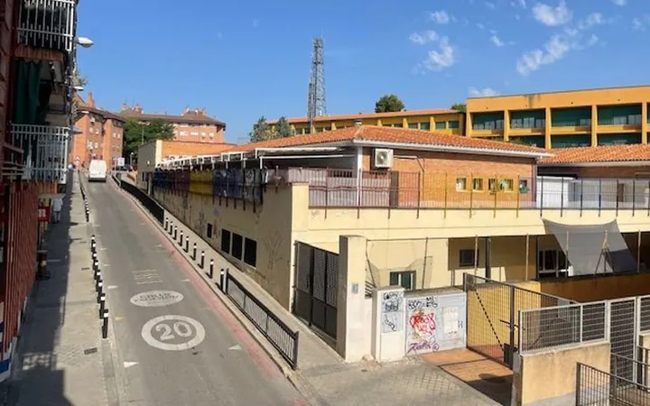 Edificio de uso mixto en Calle Fornillos - Foto 16