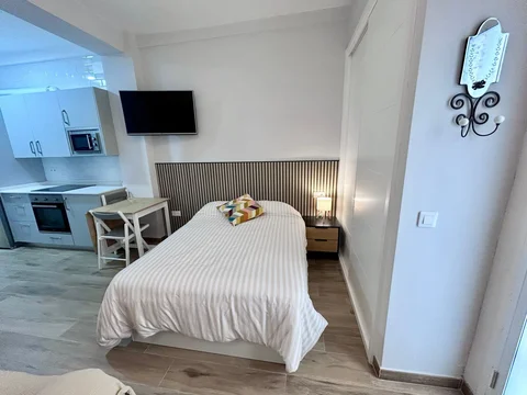 Estudio en Barrio Ramón de Carranza - Madre Rafols - Foto 5