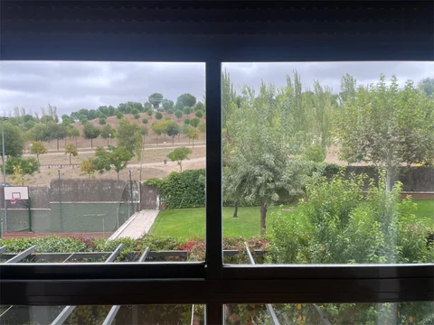 Piso en  Calle de Américo Castro 94 - Foto 3