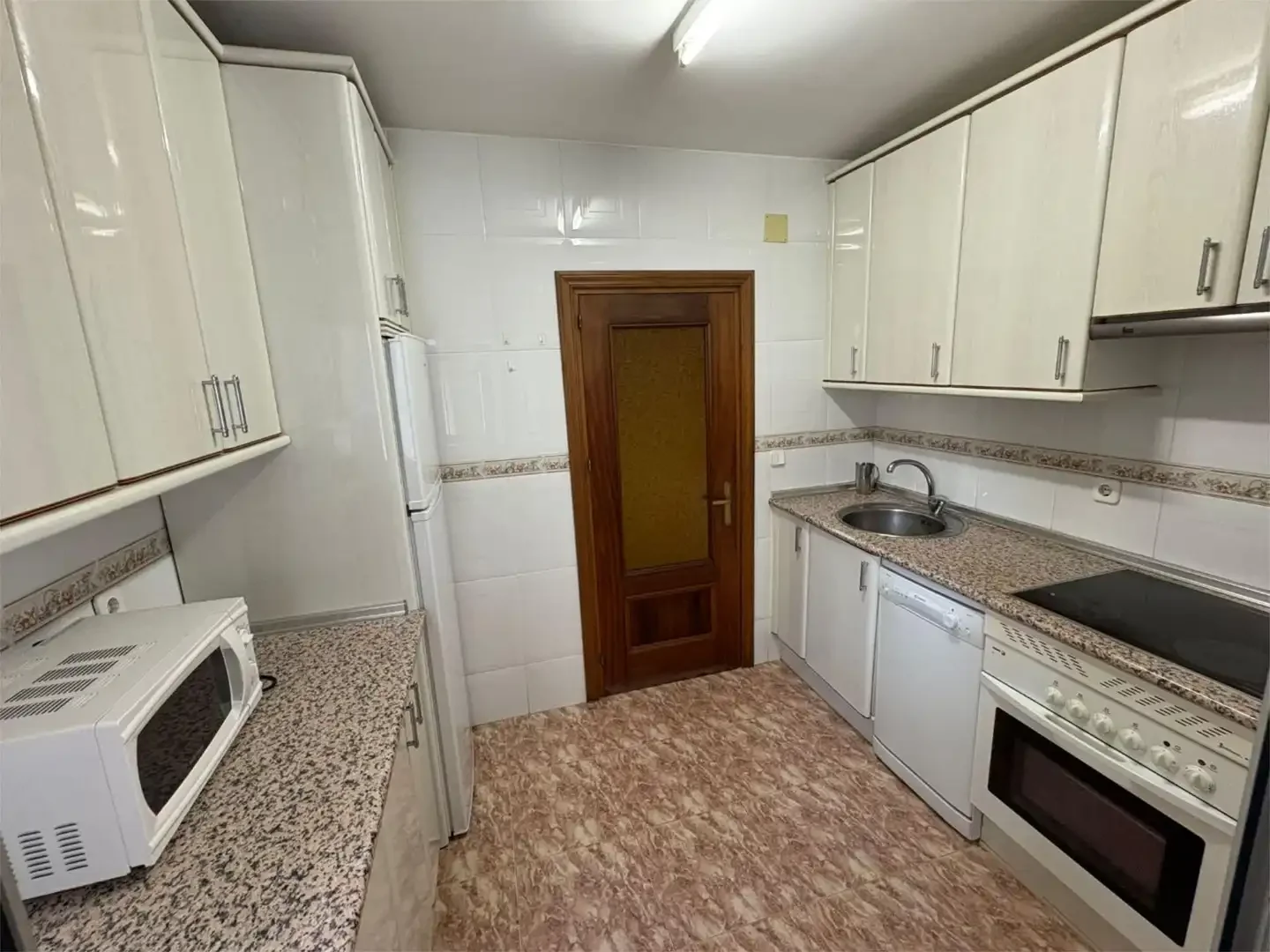 Piso en  Calle del Mar de Aral 3 - Foto 10