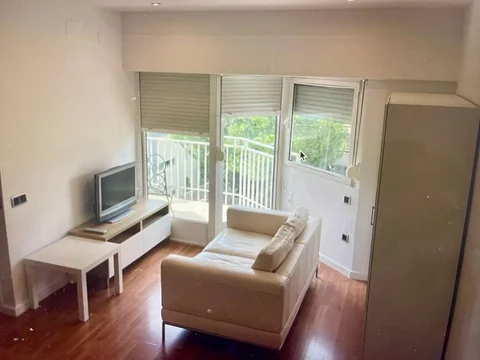 Estudio en calle de Sor Eulàlia d'Anzizu, 11 - Foto 1