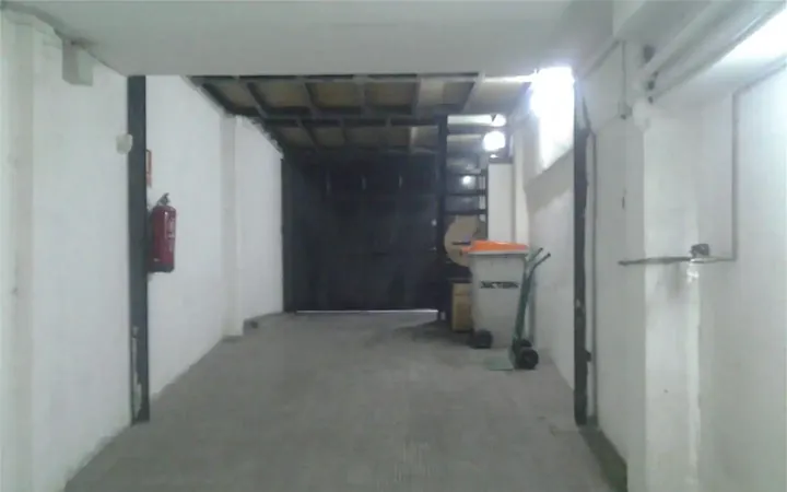 Local comercial en  Calle de Luis Vives 13 - Foto 3