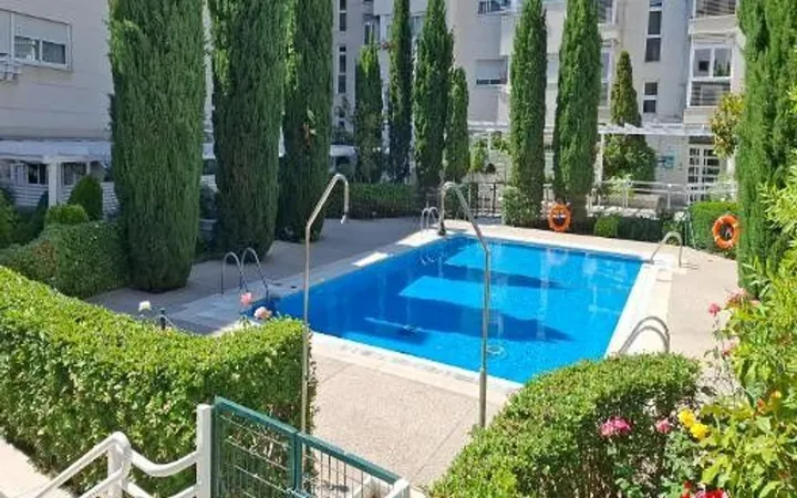 Piso en Adelfas - Foto 1