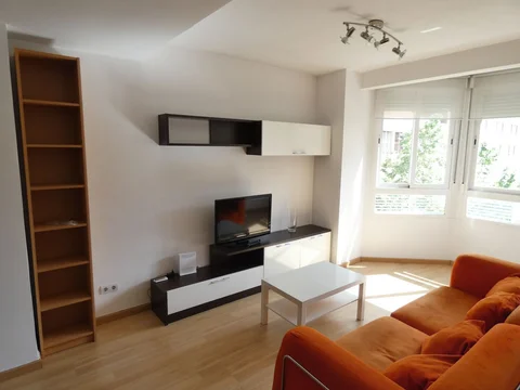 Piso en calle de Clara del Rey, 8 - Foto 1