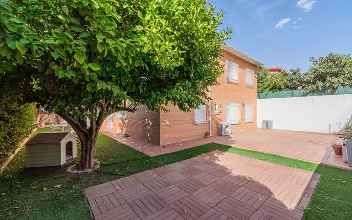 Chalet adosado en Avenida de San Luis, Apóstol Santiago - Foto 1