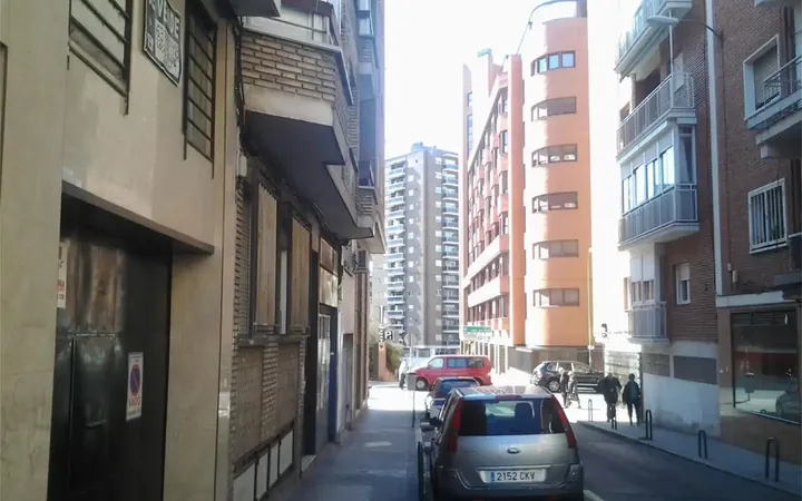 Local comercial en  Calle de Luis Vives 13 - Foto 2