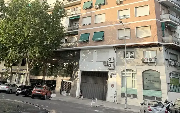 Piso en  Avenida de Pablo Iglesias 18 - Foto 3