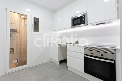 Piso en calle de Trafalgar - Foto 15