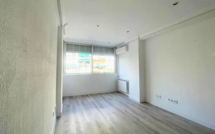 Piso en Calle de la Virgen del Coro - Foto 2