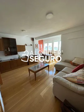 Piso en Calle de Eugenia de Montijo - Foto 1