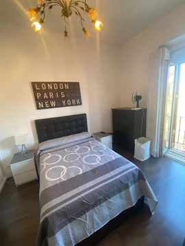 Piso en calle de Cuchilleros, 3 - Foto 1