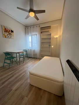 Estudio en calle del Doctor Esquerdo, 160 - Foto 1