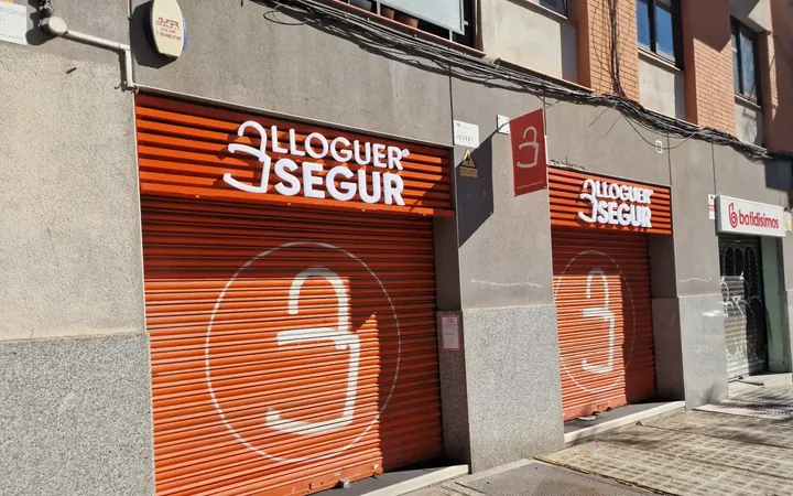 Local comercial en  Carrer de Felip II 158 - Foto 9