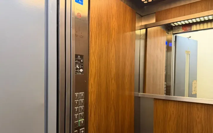 Piso en  Carrer de la Marina 366 - Foto 3