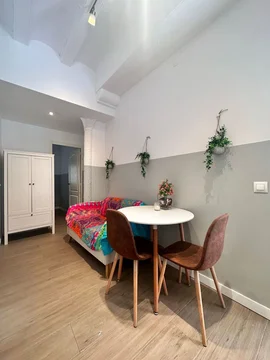 Estudio en calle d'Andrea Dòria, 18 - Foto 1