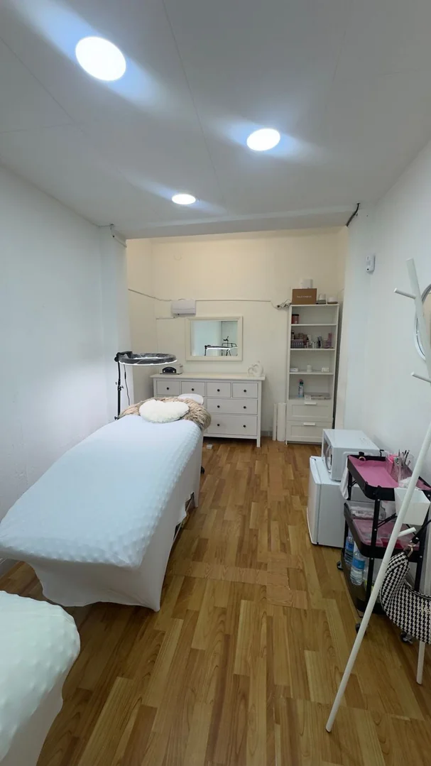 Centro estético en traspaso en Calle de Mallorca, 565 - Foto 5