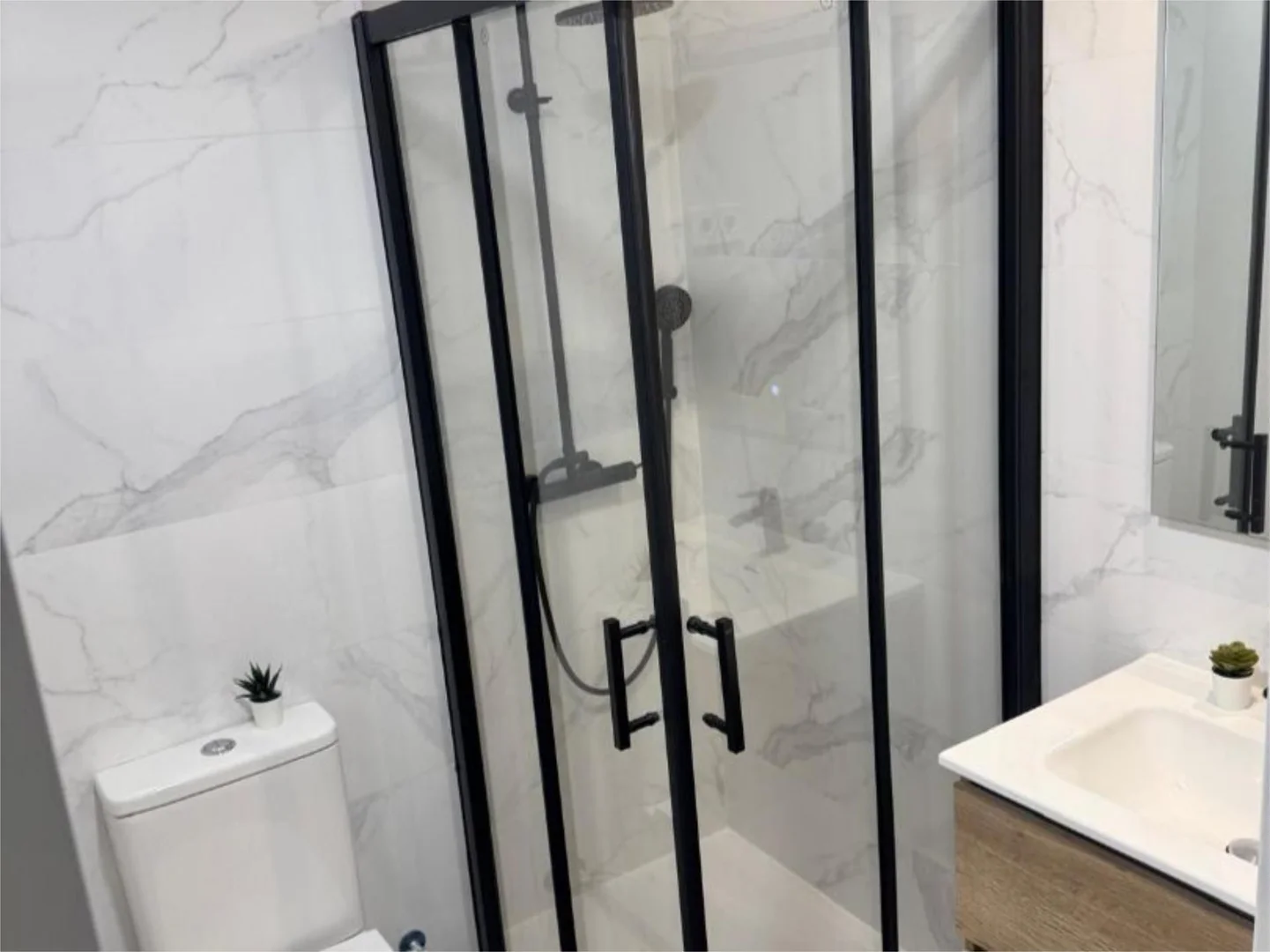 Piso en  Calle de Eugenia de Montijo 80 - Foto 15