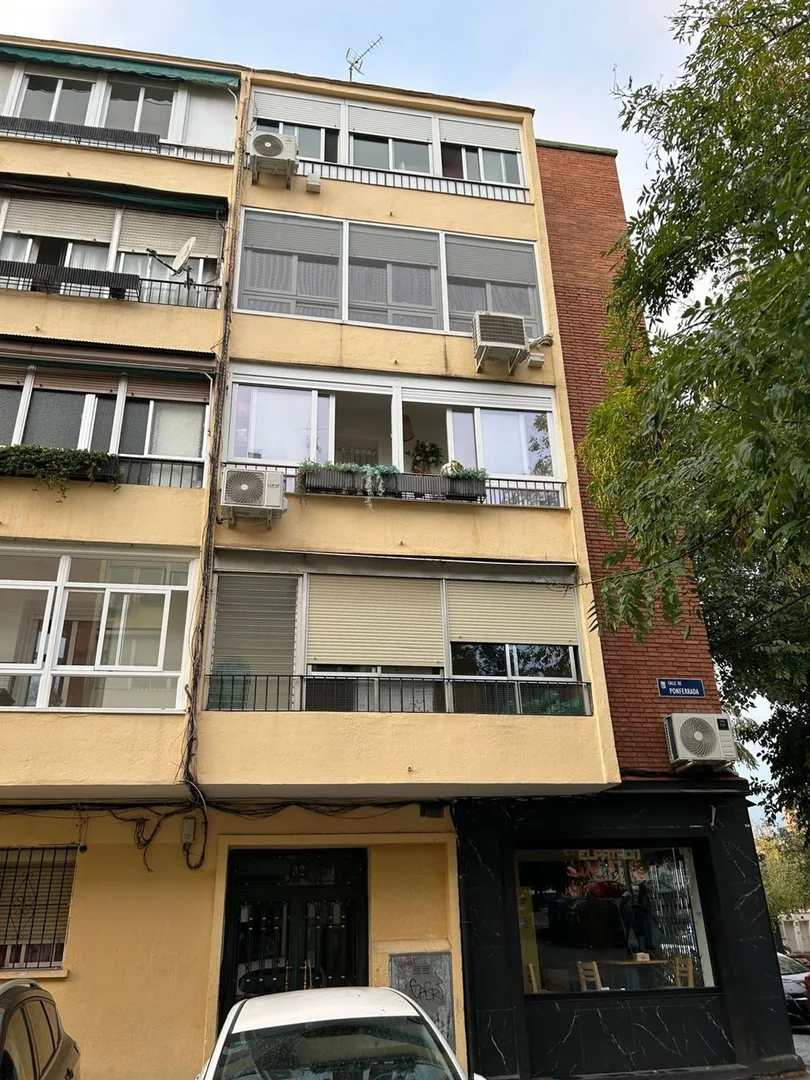 Piso en calle de Ponferrada, 32 - Foto 6