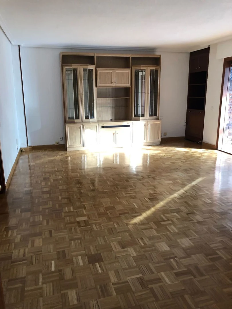 Alquiler de piso en Calle de la Marroquina, 2 - Foto 1