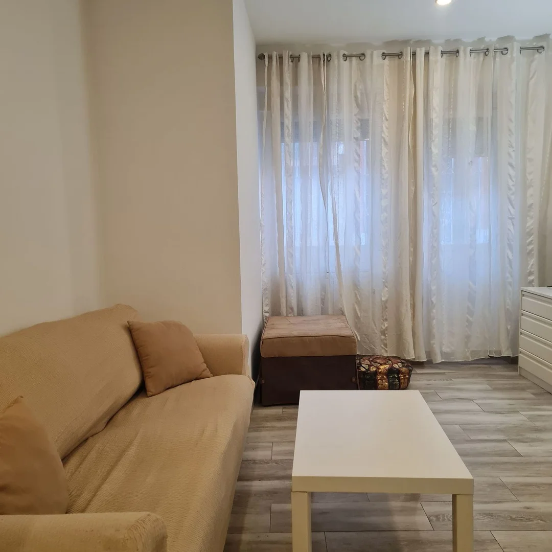 Piso en Barrio Numancia - Foto 2