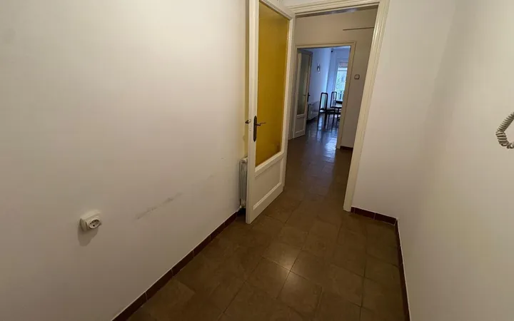 Piso en Avenida de Josep Tarradellas, Sants - Foto 2