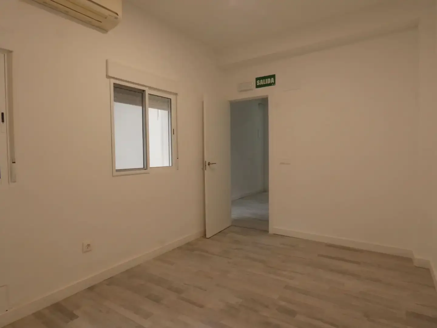 Local comercial en  Calle de José del Pino 48 - Foto 18