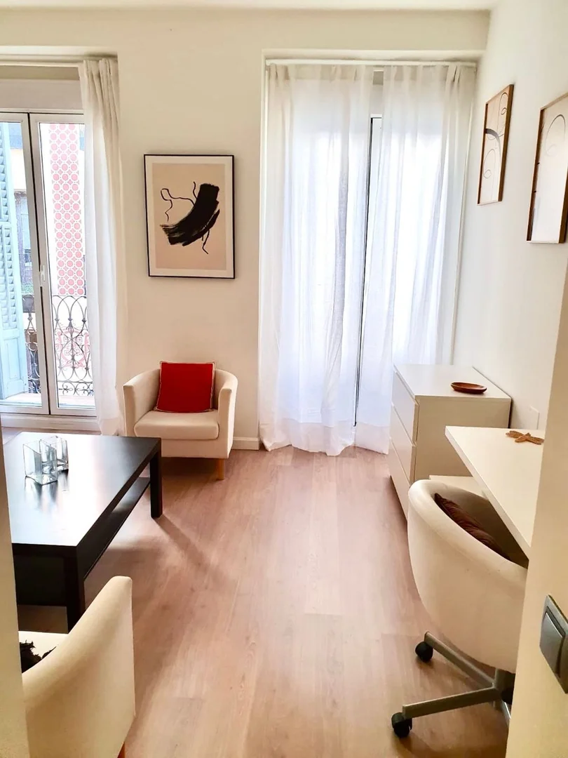 Piso en calle de Manuela Malasaña, 25 - Foto 3