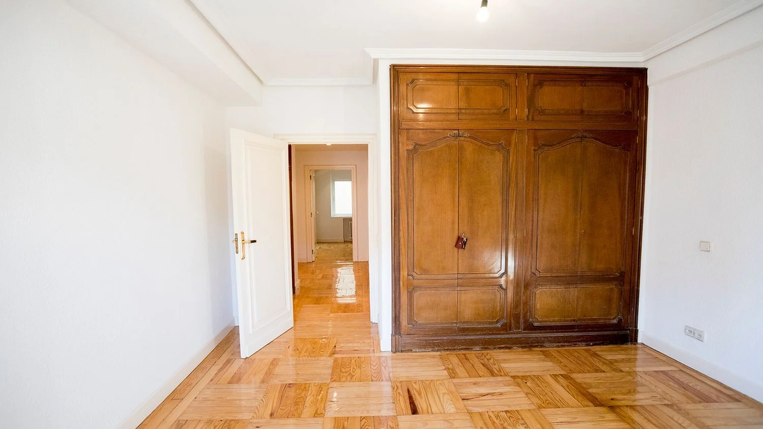 Piso en calle de Guzmán el Bueno, 120 - Foto 7