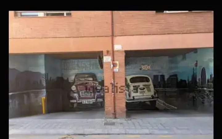 Garaje en  Carrer d'Hipòlit Lázaro 34 - Foto 1