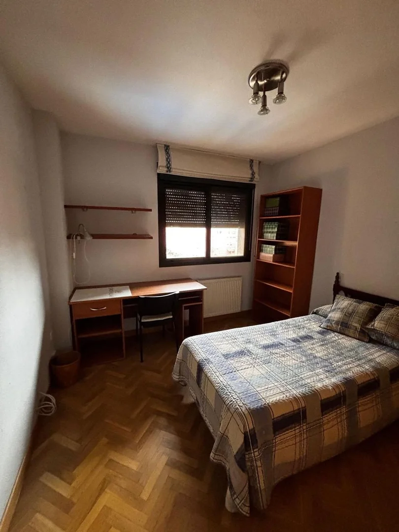 Piso en Barrio Valdebernardo - Valderrivas - Foto 2