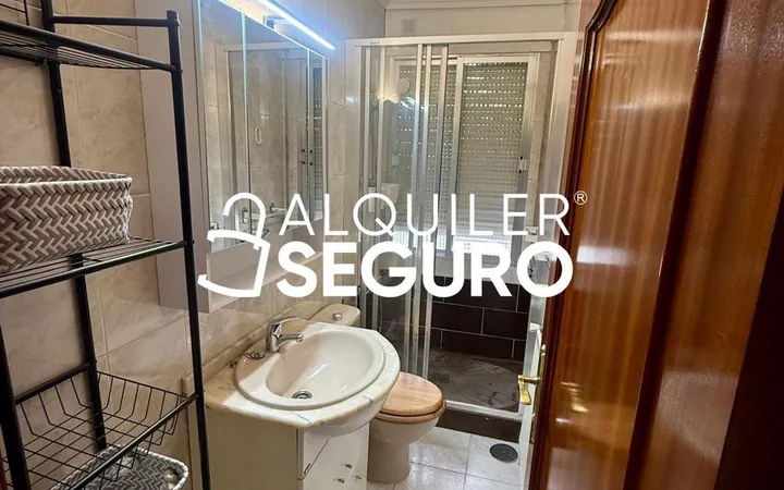 Piso en Calle del General Cadenas Campos, Valdezarza - Foto 4