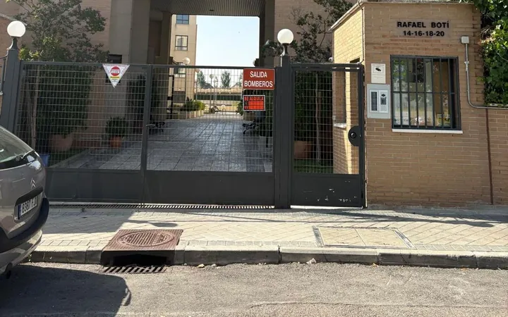 Piso en Calle de Rafael Botí, 14 Bajo a, El Plantío - Foto 2