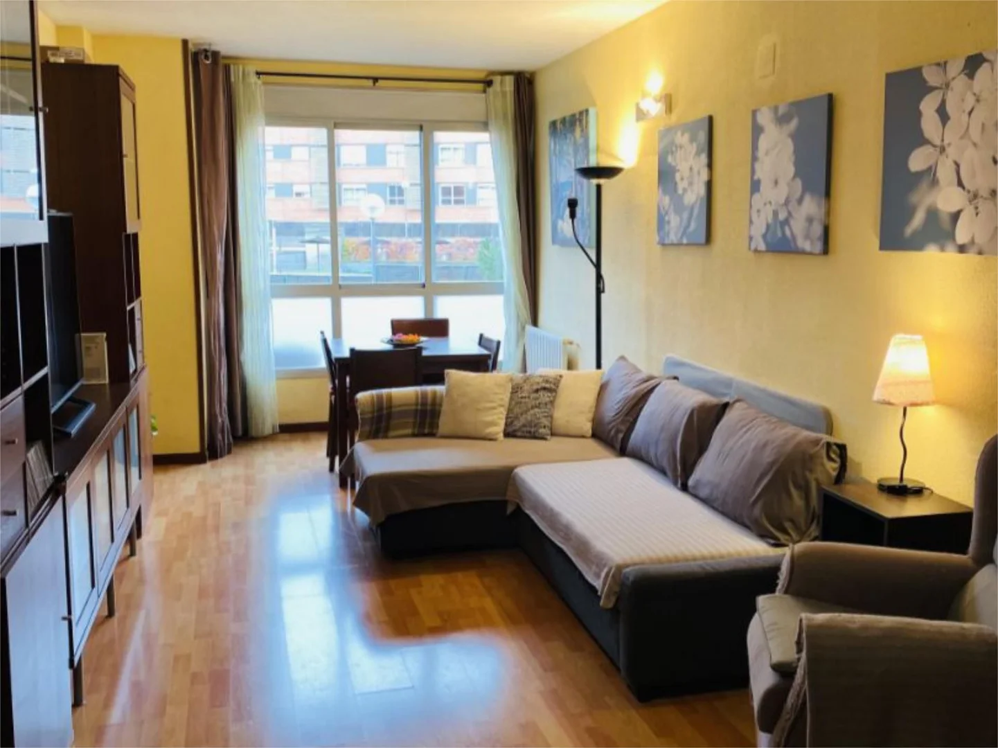 Piso en  Calle del Pintor Antonio Saura 5 - Foto 1