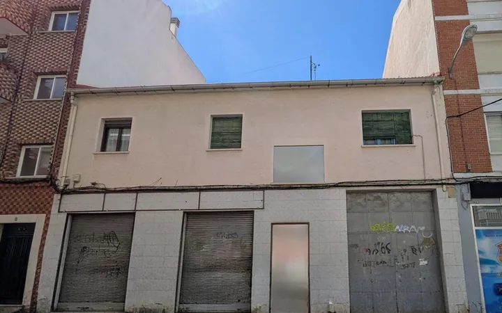 Edificio de uso mixto en Abrantes - Foto 1
