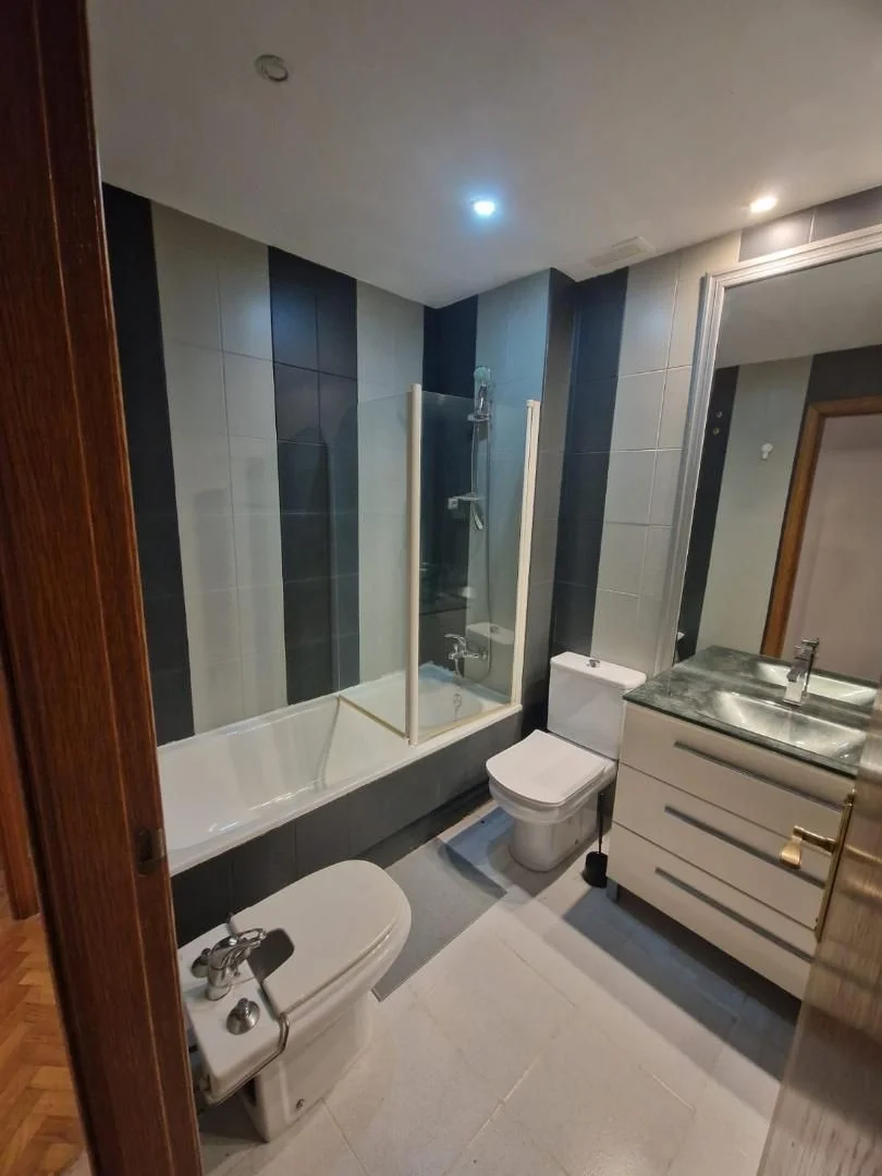 Piso en  Calle de Nuñomoral 9 - Foto 1