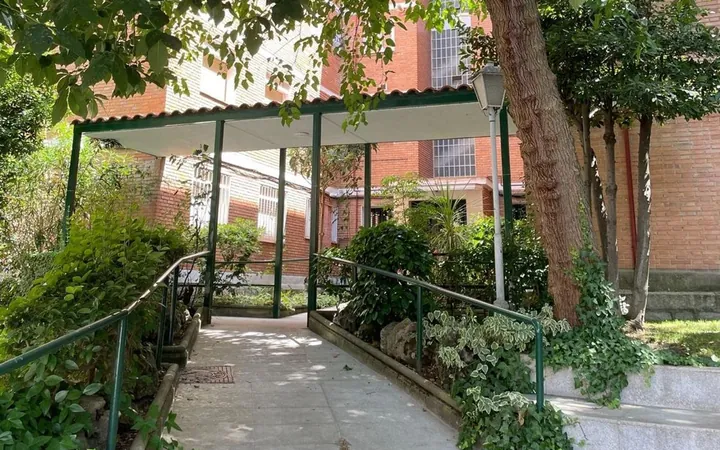 Piso en Calle del Cerro del Castañar, 151 - Foto 2