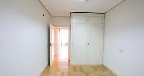 Piso en calle de Guzmán el Bueno, 102 - Foto 10