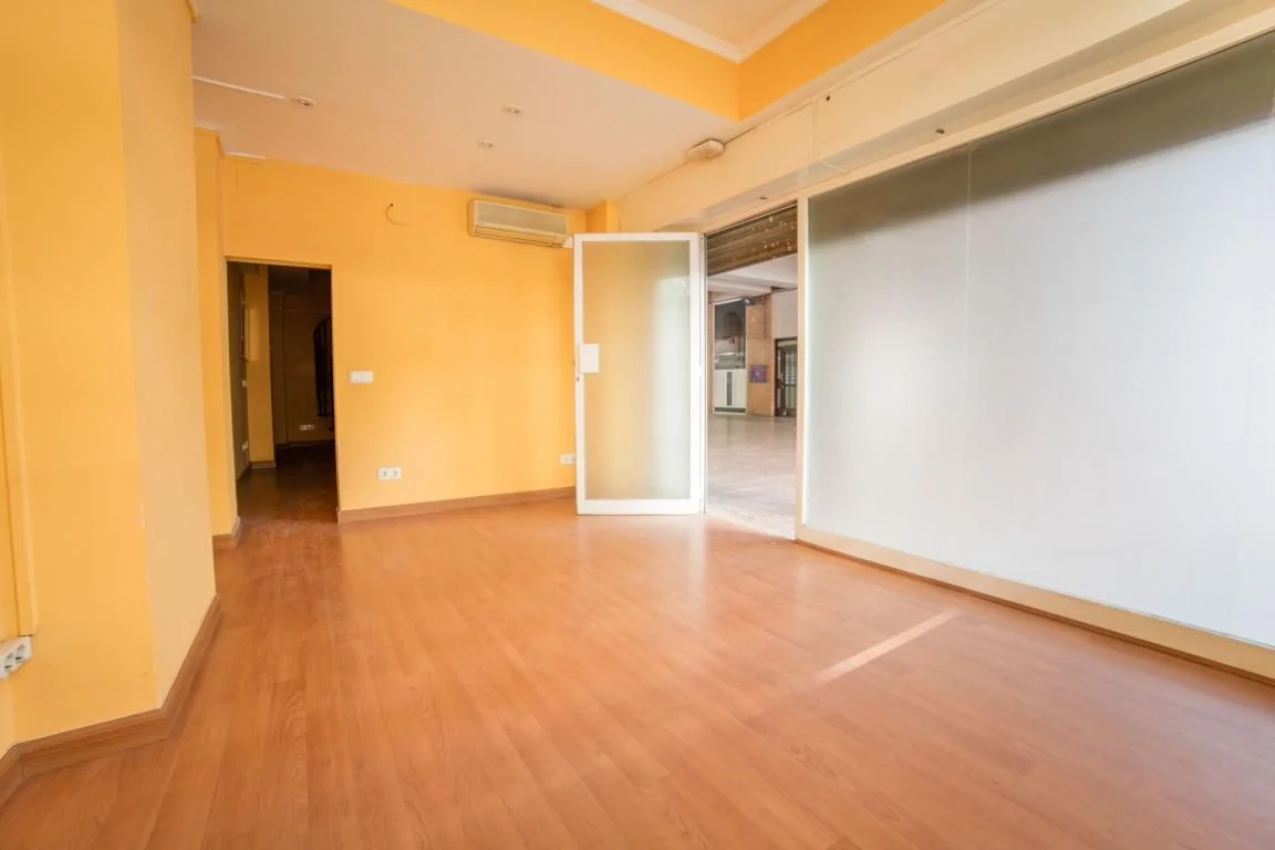 Local comercial en  Carrer de Mallorca - Foto 3